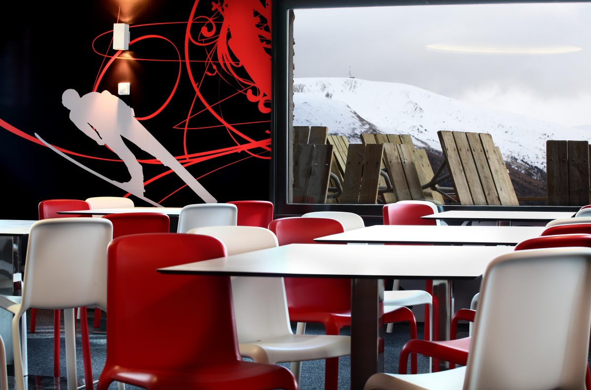 SKI BUFFET RESTAURANTE ANDORRA GRANDVALIRA por ROSA COLET INTERIOR DESIGN
