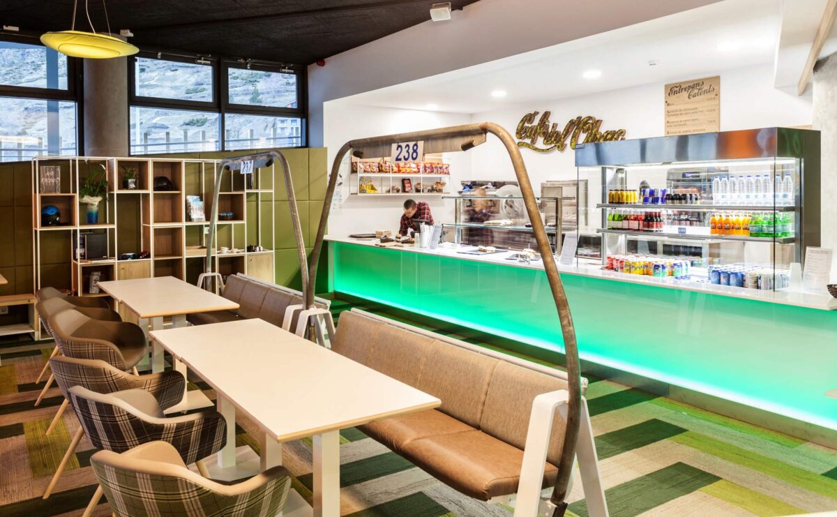 Cafeteria l'Obac - Telecabina Andorra Grandvalira - Rosa Colet