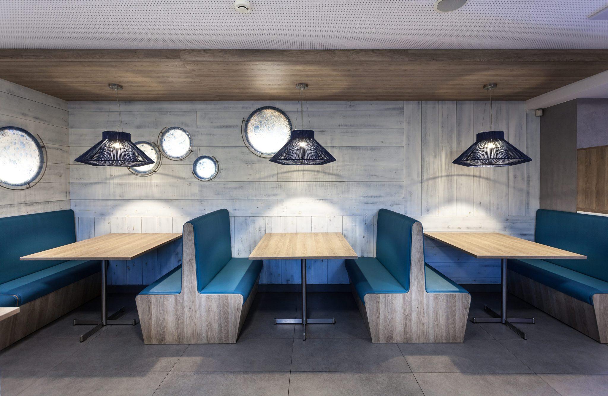 Restaurante Pizzeria Atlantida Vilassar de Mar - Interior diseñado por Rosa Colet.
