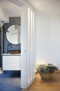 Baño reforma integral casa Llafranc por Rosa Colet Interior Design - Foto Starpestudi